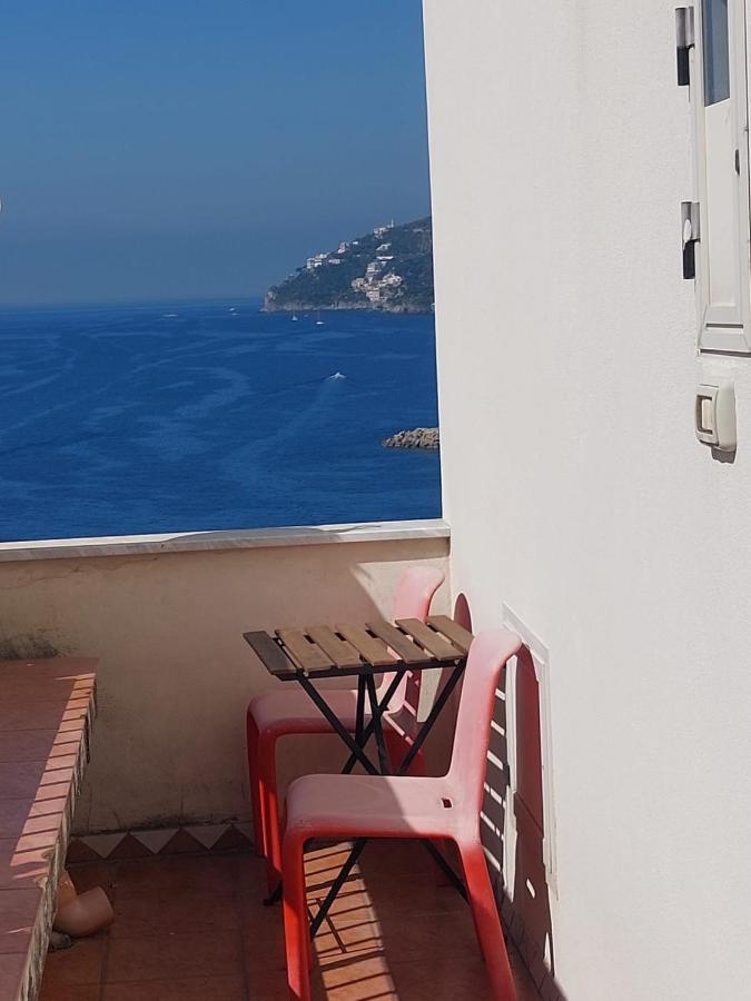 La Stanza Sul Porto Di Amalfi Camera Piccina Piccina Con Bagno Privato E Terrazzino Vista Mare Exterior photo