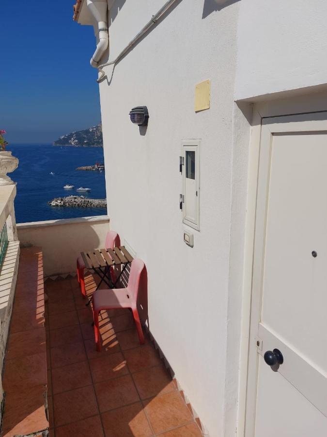 La Stanza Sul Porto Di Amalfi Camera Piccina Piccina Con Bagno Privato E Terrazzino Vista Mare Exterior photo